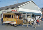 Oslo Museumsstraßenbahnen: Kristiania Sporveisselskab Pferdebahnwagen 6 Betriebsbahnhof Sagene am 8. Mai 1971. - Die Hauptstadt von Norwegen wurde im 11. Jh. gegründet. Der Name 'Oslo' besteht aus zwei Silben, die erste 'os-' < '*as-' hängt vielleicht mit 'as' (: Ase), d.h. einem heidnischen Gott, zusammen, während die zweite Silbe '-*lo' 'offenen Platz' bedeutet. - Zwischen 1624 und 1925 hieß die Stadt Christiania, ab 1877 auch Kristiania geschrieben, nach dem dänischen König Christian IV benannt. - Scan eines Farbnegativs. Film: Kodak Kodacolor X. Kamera: Minolta SRT-101.