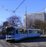 Triebwagen der Reihe SL 79 kurz vor der Haltestelle Solli.