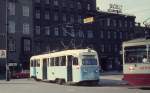 Oslo Oslo Sporveier Triebwagen 158 stbanen (stbanestasjonen, d.h. Oslo Ostbahnhof) am 8. Mai 1971. - Die Triebwagen dieses Typs wurden  Goldfische  genannt.