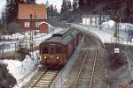 Anfang Mai 1988 macht sich Tw 605 (Skabo 1951) auf den Weg vom Holmenkollen hinunter in das über 400 m tiefer liegende Oslo
