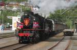 Der Jubilumszug verlsst mit Volldampf Arna und macht sich auf den Weg nach Bergen. Nach wenigen Kilometern wird er dort seine viertgige Jubilumsreise zum 100. Geburtstag der Bergensbanen beenden. Arna, 07.06.2009