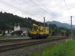 X628 001-0 in die Richtung Wrgl bei Brixen im Thale am 18-8-2010.