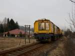 Ein Speno Schienenschleifzug am 06.02.2009 auf der Rottalbahn in Pfarrkirchen. 