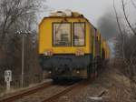 Ein Speno Schienenschleifzug am 06.02.2009 auf der Rottalbahn in Pfarrkirchen.