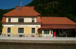 Blick auf das Bahnhofsgebäude von Steindorf am Ossiachersee am 11.8.2013