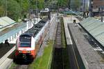 BREGENZ (Vorarlberg), 09.05.2023, Zug 4748 010-7/4748 510-6 als REX1 nach Bludenz im Bahnhof Bregenz