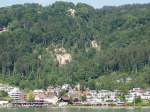 Blick vom Hafen ber den Bodensee auf einen BB-Talent vor der Steilkste zwischen Lochau-Hrbranz und Bregenz Hafen.