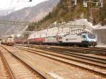 Am 17.Mrz 2012 verlie der Winner mit EU43-003 RT und einer Schwesterlok den Brenner in Richtung Italien.