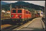 1041 006 fährt am 27.01.2001 mit dem Postzug 38828 in den Bahnhof Bruck an der Mur am Bahnsteig 1 ein.
