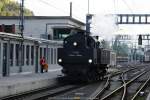 Bereits war das Umfahren des kurzen Zuges in vollem Gange.
77.250 der Frstlich Liechtensteinischen Eisenbahn-Romantik Stiftung
im Bahnhof Feldkirch (A).
01.05.10
