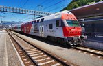 86-33 113-0 fährt an der Spitze der S1 5619 (Lindau Hbf - Bludenz), in den Bahnhof Feldkirch ein.