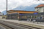 Der barrierefreie Ausbau des Bahnhofs Hall in Tirol wurde im November 2019 eröffnet. Der Bahnhof erhielt ein neues Zugangsgebäude mit Aufzug. Aufgenommen 24.8.2020.