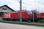 ÖBB Vectron 1293 001-4 (nebst ÖBB 1216 020) am Frachtenbahnhof Innsbruck.