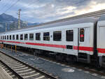 DB IC Bordbistro eingereiht im REX 5361 von Landeck-Zams. Aufgenommen in Innsbruck Hbf am frühen Morgen des 06.08.2021