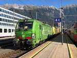 ELL 193 281  Green Deal on Track  & TXLogistik 193 559  Naturail  mit einem KLV Zug bei der Durchfahrt durch Innsbruck Hbf Richtung Italien.