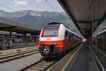 Der Cityjet Xpress (CJX) bietet eine besonders schnelle Pendlerverbindung ins Unterinntal, als Alternative zu den oft überfüllten Railjets. ÖBB 4746 523 als CJX1 in Innsbruck Hbf. Aufgenommen 3.6.2022.