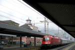 1216 021 mit EC 87  DB-BB EuroCity  (Mnchen Hbf-Venezia Santa Lucia) in Innsbruck Hbf.(1.9.2011)