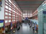 Blick in die Empfangshalle des Innsbrucker Hauptbahnhofs.