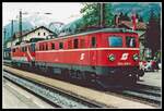 1010 006 mit 1110 519 im Schlepp stehen am 18.05.1995 in Jenbach.