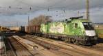 Die neu gestaltet 1016 023-4 ``ÖBB green points`` (Je mehr sie Bahn fahren, desto grüner wird´s) ist am 21.11.2014 mit eine Güterzug durch Kirchstetten nach Wien unterwegs. Neue Umweltinitiative ``Österreich blüht auf``.