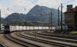 186 281-2, 186 288-7 und 186 283-8 von Lokomotion fahren am 5.6.2013 mit Auflegern von ``Ekol`` in den bahnhof Kufstein ein. Nachdem am 3.6 und 4.6 der Brenner nach einer Lokentgleisung (Hangrutsch) gesperrt war, ist dieser nun wieder fr den Alpentransit offen.