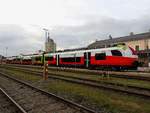 4746 549-6 (cityjet-eco) wartet im Bhf. Ried als R3480 auf die Weiterfahrt nach Attnang/Puchheim; 191106