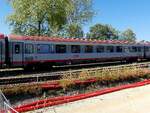 Amz 73 81 19-91 518-4, eingreiht im EC1218 am Weg nach M�nchen, bei der Durchfahrt Bhf. Ried; 260812