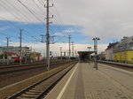 Der Bahnsteig 10 in St.