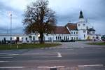 Vorplatzansicht des Bahnhof St. Veit an der Glan in der Morgendämmerung des 24.Oktober 2020.