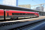 �BB railjet A-�BB 73 81 80-90 758-1 Afmpz im RJX 19986 nach Bregenz, am 27.07.2026 in Wien Hauptbahnhof.