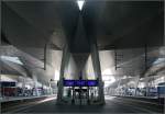 Wien Hauptbahnhof -    Architektonisches Highlight des Bahnhofes ist das gefaltete Dach über den Gleisen und den Bahnsteigen.