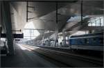 Wien Hauptbahnhof -    Unter dem gefalteten Bahnsteigdach.