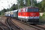 Nach dem St�rzen im Fbf. Liesing schiebt die A-RBAHN 2143 033-6 den SLP 14865 (Mistelbach - Perchtoldsdorf AB) durch den Bahnhof Liesing nach Perchtoldsdorf. - Bild vom 19.Juli 2026.