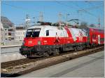 Ach wie schn waren die guten alten Zeiten, als die EM-Loks noch alle ihrer Folien trugen. Die Polen-Lok 1116 087 war am 15.November 2008 im S-Bahndienst zwischen Floridsdorf und Payerbach-Reichenau eingeteilt. Hier zu sehen ist sie vor einem Regionalzug nach Payerbach im Bahnhof Wien Meidling.