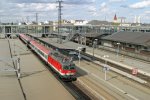 Bahnhof Wr.Neustadt mit 1144.212 EC-159 und dem Dom im Hintergrund.