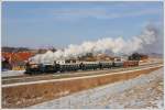 671 der GKB mit ihrem Spz 8519 von Graz nach Wies-Eibiswald, am 5.2.2012 in Gussendorf aufgenommen.