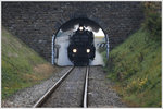 310.23 mit dem Sonderzug 17264 von Wien nach Spitz in der Wachau am 28.10.2016 kurz vor Dürnstein aufgenommen.