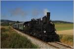 Dampflok 17c372 fhrt mit EZ 7392  Leiser Berge  von Korneuburg nach Ernstbrunn. Karnabrunn 24.9.2011 
