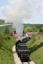 SEK 52.100 am 04.Mai 2014 mit dem EZ 7393 von Ernstbrunn nach Korneuburg in Karnabrunn.