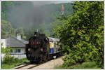 ÖGEG 77.28 mit ihrem Sonderzug SR 14553 von St. Pölten nach St. Aegyd am Neuwalde am 29.4.2018 in Göblasbruck aufgenommen. (Televersion)