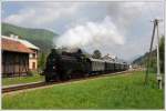 GEG 77.28 mit unserem Fotozug von St. Plten nach Sankt Aegyd am Neuwalde am 13.5.2011 als Nebenfahrt 14518 bei der Ausfahrt aus Sankt Aegyd am Neuwalde nach Markt St. Aegyd a/N. 