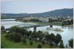 Aus luftiger Hhe ein Blick auf die GEG Schnbrunn, mit Blick auf das GEG Dampfross 77.28 mit ihrem SE 17238 bei der Querung der Donau in Linz am 25.8.2012.