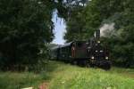 92.2271 wartet in der Haltestelle Kaltenbrunn auf die Weiterfahrt nach Martinsberg. Aufgenommen bei einer Fotofahrt am 08.08.2010.