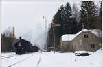 431.032 (ex ÖBB 93.1360) am 12.1.2019 mit ihrem Pn 59248 von Kolín nach Poniklá bei der Einfahrt in den Bahnhof Nová Paka.