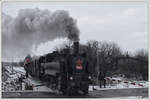 431.032 (ex ÖBB 93.1360) am 12.1.2019 mit ihrem Pn 59248 von Kolín nach Martinice v Krk. bei der Ausfahrt aus Ostroměř.