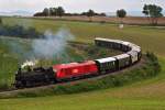 93.1420 bringt mit der BR 2016 022 den  NostalgieExpress Leiser Berge  von Korneuburg nach Ernstbrunn. Wrnitz-Hetzmannsdorf, am 21.09.2013.