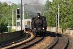 NLB 93.1420 am 19.Juli 2015 mit dem SR 14865 bei der Hst. Handelskai.