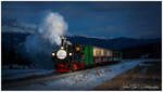 Nur mehr ein paar Hundert Meter, dann hat die 298.56 mit dem  200 Jahre Stille Nacht  Winterzug den Endbahnhof Mauterndorf erreicht.