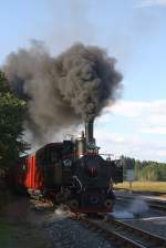 298.56 des Club 760 f�hrt am 21.September 2013 mit dem Stainzer Flascherlzug aus dem Bf.