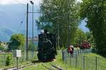 Nachdem Lok  URS  in Wiesenrain hinter dem Personenzug ankam, umfährt Dampflok  LIESL  die Personenwagen und den Güterwagenzug, um die Wagen von Lok  URS  zu übernehmen und die Rückfahrt zum Werkhof Lustenau zu beginnen. Einige Minuten später wird Lok  URS  mit den Personen- und dem Flachwagen der Dampflok folgen und ebenfalls zurück zum Werkhof Lustenau fahren (30.05.2019).